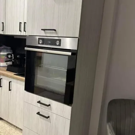 George Apartman Paralía