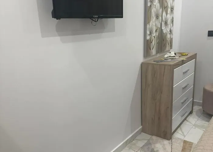 George Apartman Paralía